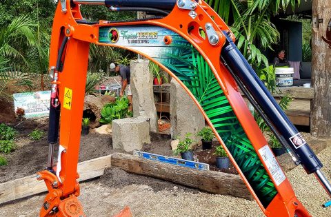 tropical-designs-landscaping-excavator-signage